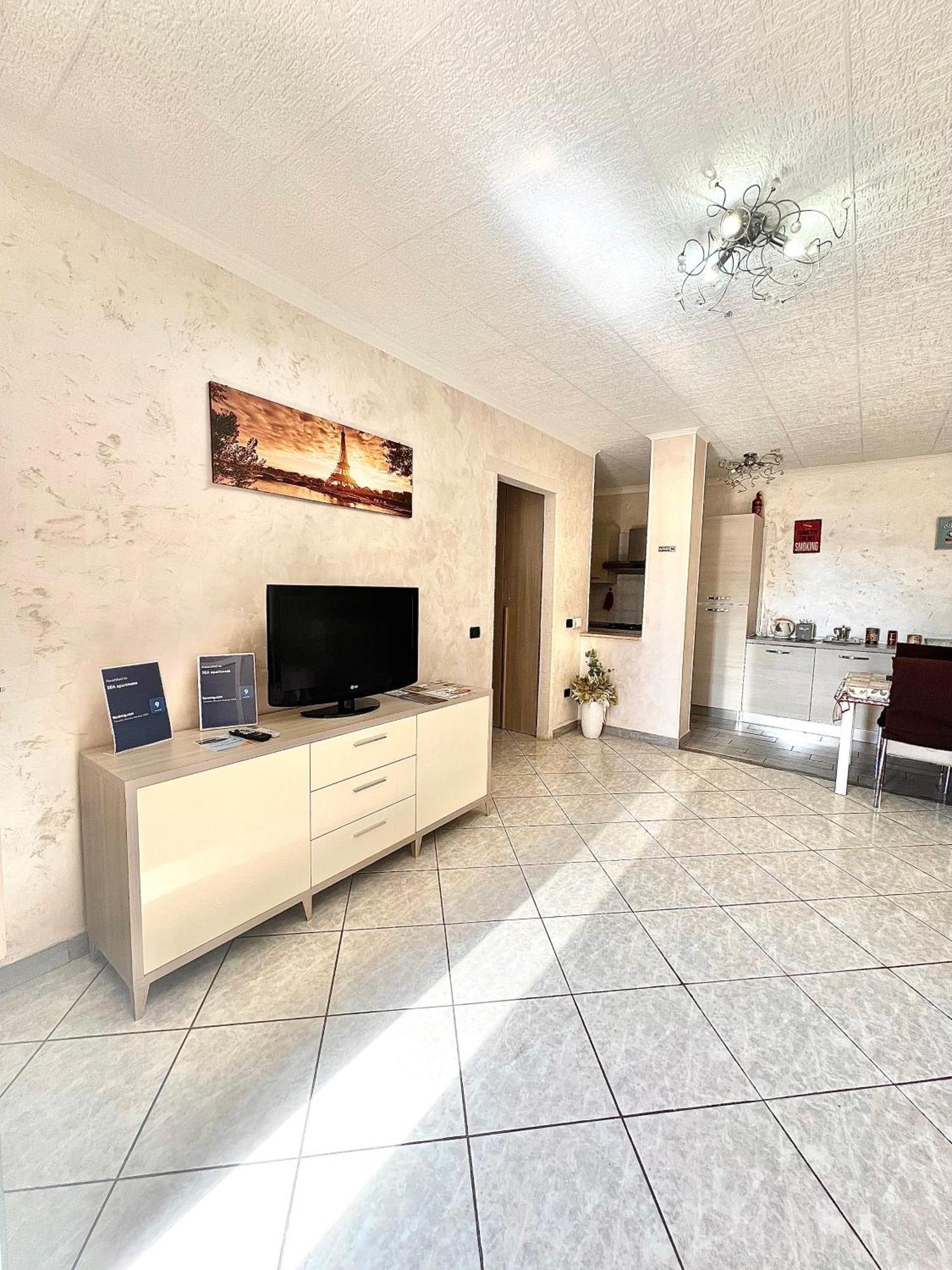 פיומיצ'ינו Sea Apartment מראה חיצוני תמונה